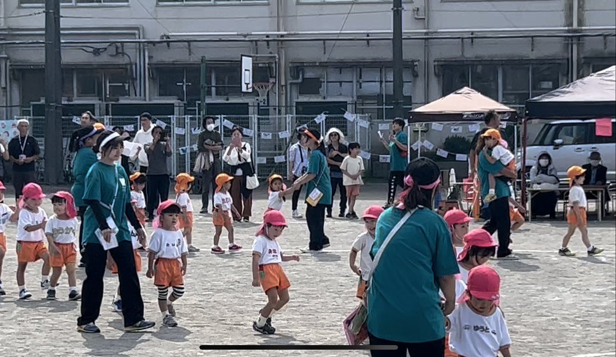 TRAVER3545's tweet image. 本日は息子の運動会。
一生懸命になって、みんなで作り上げる事の喜びを学ぶ子供たち。
成長を感じます。
感動です✨
