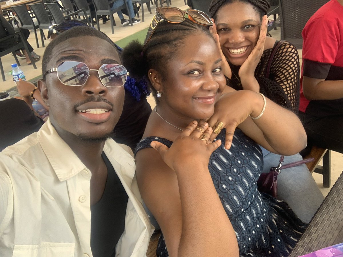 faithwithaflaw's tweet photo. I got there soo late yesterday and couldn’t even stay for long but at least I met @Mankosart briefly🥹 and my pookie @TheSketchyKori 💕💕 https://t.co/tofu3UlfML