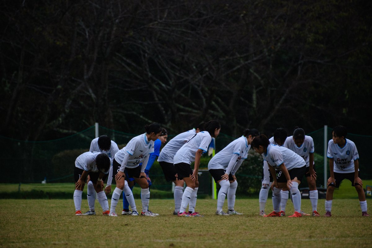 🆚横須賀シーガルズJOY 5-0◯

雨で寒い中、たくさんのサポさんが応援に来てくださいました💚ありがとうございました!
相手の形に守備がはまらず、前半は難しい状況でしたが、HTで修正して、後半はハイプレ.カウンター.流れから点が取れてよかったです⚽️

私は珍プレーして焦りました、気をつけます😵‍💫