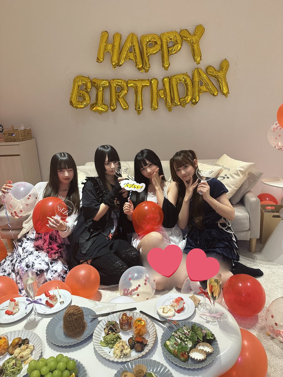 KYURUSHITE's tweet photo. 📺本日のきゅるちゃん📺
24:30~
BS日テレ「ぽっかる」軽井沢ロケの様子がOA

きゅるちゃんの休日をテーマに
4人で軽井沢をエンジョイしました🙌
あむの誕生日サプライズも…❤️🎂

是非ご覧くださいね🏠
https://t.co/LL1yHMtxFt
#きゅるして #ぽっかる https://t.co/XA3BOWLaKq