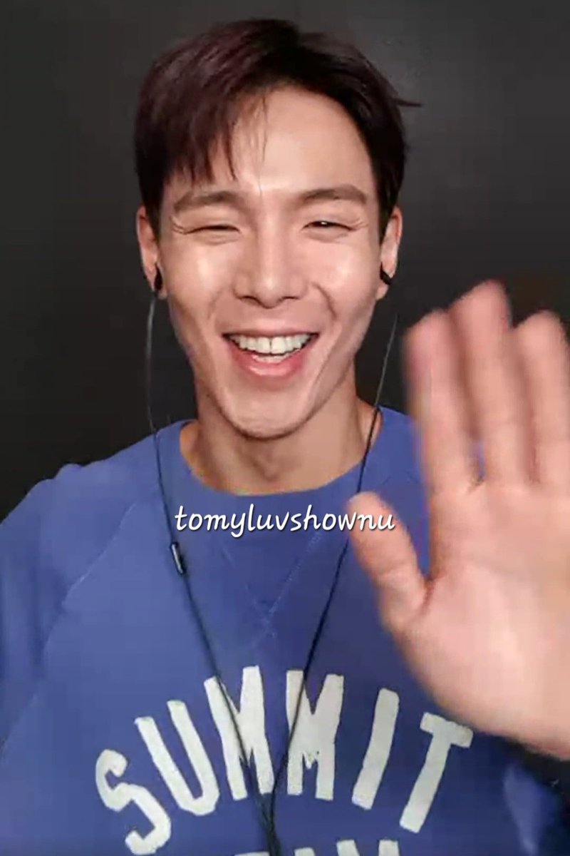 251012 Shownu #셔누 SW2 VC FS

Shownu asked where I was at and  made a guess that I was in Brazil and when I said "Nooo, I'm from Singapore!!" both of us just cracked up and here he is apologising twice for such a random guess 😂😂