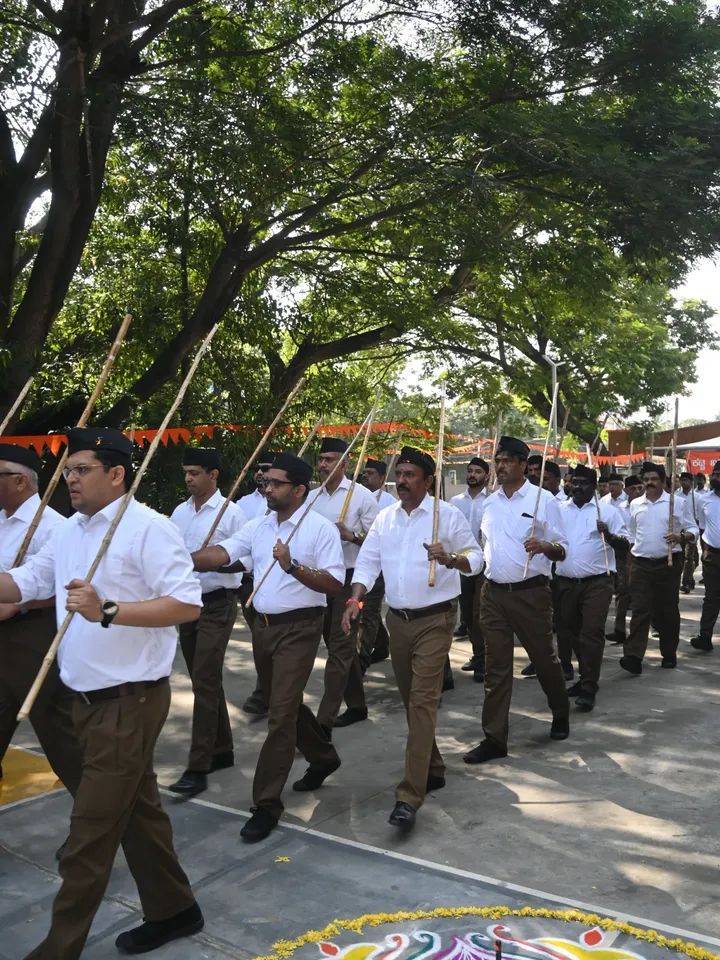 ವಿನಯ್ ಕೂರಗಾಯಲ ಶ್ರೀನಿವಾಸ Vinay K S (@vinaysreeni) on Twitter photo Dear <a href="/CPBlr/">CP Bengaluru ಪೊಲೀಸ್ ಆಯುಕ್ತ ಬೆಂಗಳೂರು</a> you file cases against protestors for taking out a protest/rally outside freedom park.
How did you allow RSS to undertake rallys across Bangalore today ? Who gave permission ?
<a href="/RahulGandhi/">Rahul Gandhi</a> pls ask <a href="/DKShivakumar/">DK Shivakumar</a> <a href="/DrParameshwara/">Dr. G Parameshwara</a> why they bend rules for RSS. Dear <a href="/CPBlr/">CP Bengaluru ಪೊಲೀಸ್ ಆಯುಕ್ತ ಬೆಂಗಳೂರು</a> you file cases against protestors for taking out a protest/rally outside freedom park.
How did you allow RSS to undertake rallys across Bangalore today ? Who gave permission ?
<a href="/RahulGandhi/">Rahul Gandhi</a> pls ask <a href="/DKShivakumar/">DK Shivakumar</a> <a href="/DrParameshwara/">Dr. G Parameshwara</a> why they bend rules for RSS.