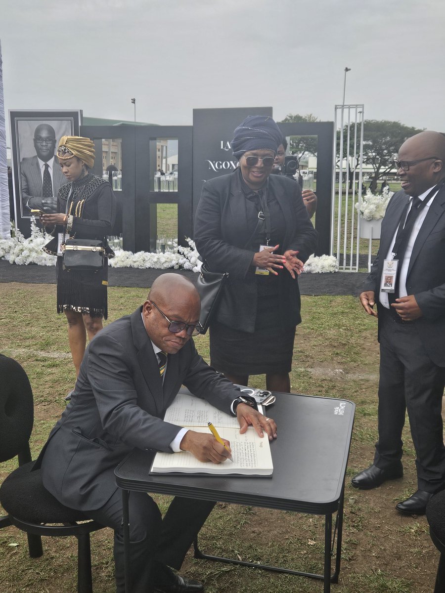 GCISMedia's tweet image. Friends and colleagues of the late Ambassador #NathiMthethwa continue to send messages of condolence to the family. Deputy Minister Sihle Zikalala is also here to bid farewell to his former colleague. #RIPNathiMthethwa