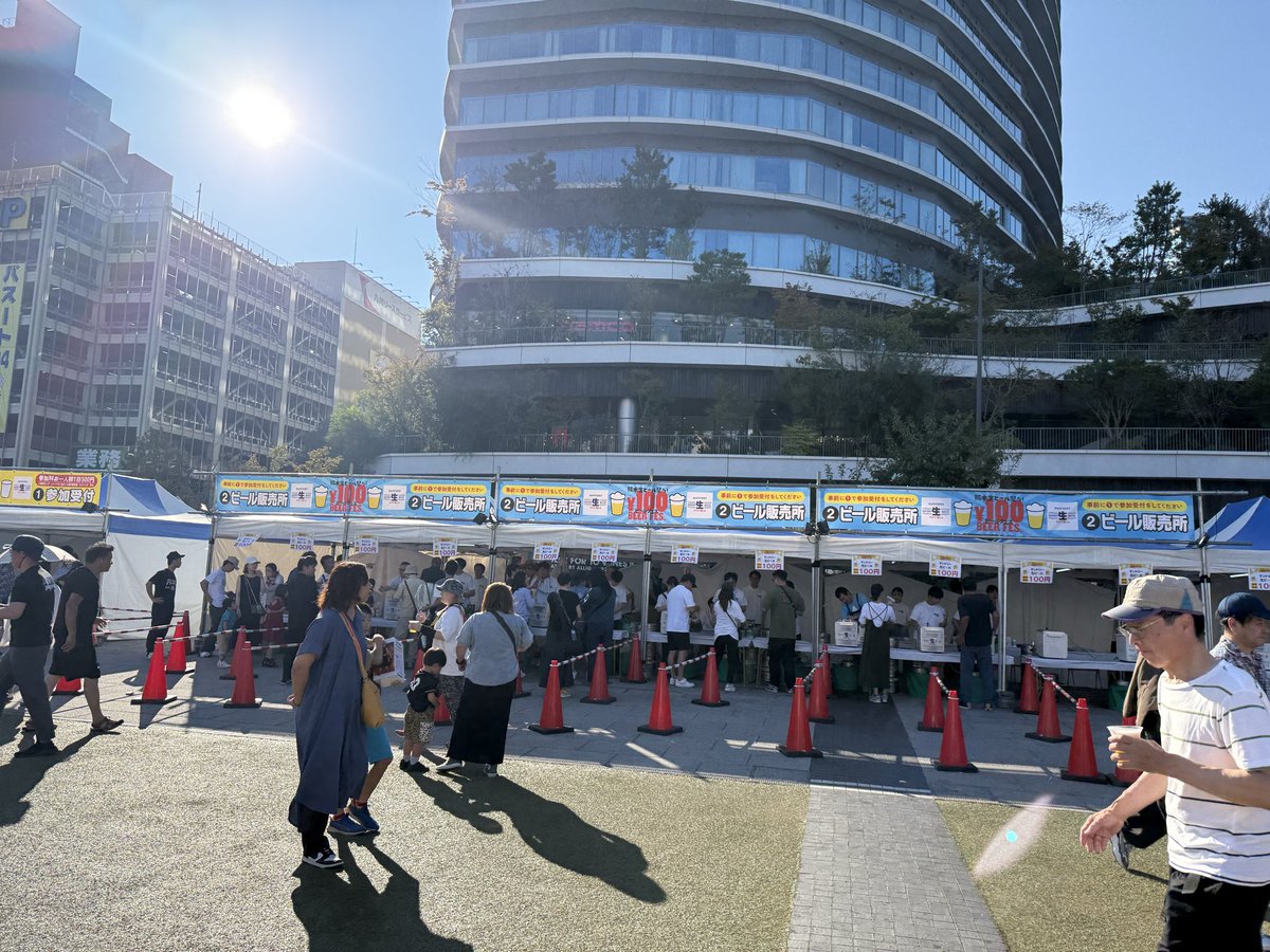 rymansocks's tweet image. 地元イベントで、もちろん一人飲みですが何か？🤣