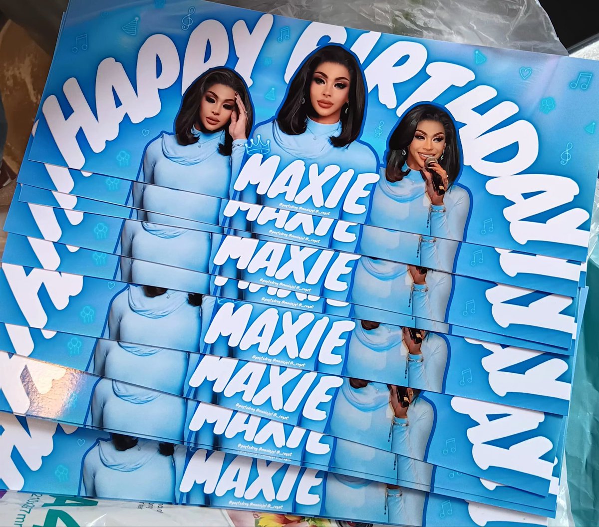 maxiejyl's tweet image. sa vibe na lang tayo mag celeb ng bday !! see u later 😋💙 RUSH MALALA HAHAHA 

@_regzC @peytsdrag