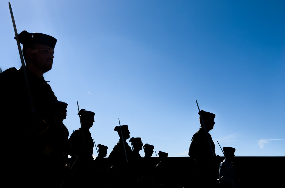 UMEgob's tweet image. "El honor es mi divisa"
En el día de su patrona, la Virgen del Pilar, queremos felicitar de manera especial a nuestros compañeros de la @guardiacivil
¡Que viva la Guardia Civil! 🇪🇦
¡Feliz Día del Pilar!
#Compromiso #Servicio #Humildad
