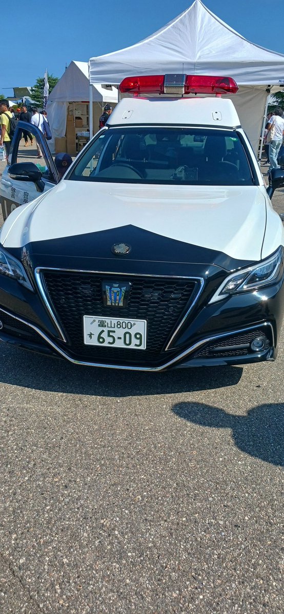 39Phz5ozVdPAGsM's tweet image. 日曜日は暑かったけどシャトルバスがあったので助かった　ラリーは迫力ありました　
去年は帰りにコカ・コーラ貰った記憶が無い　コカ・コーラタダは有難い　#水ひな