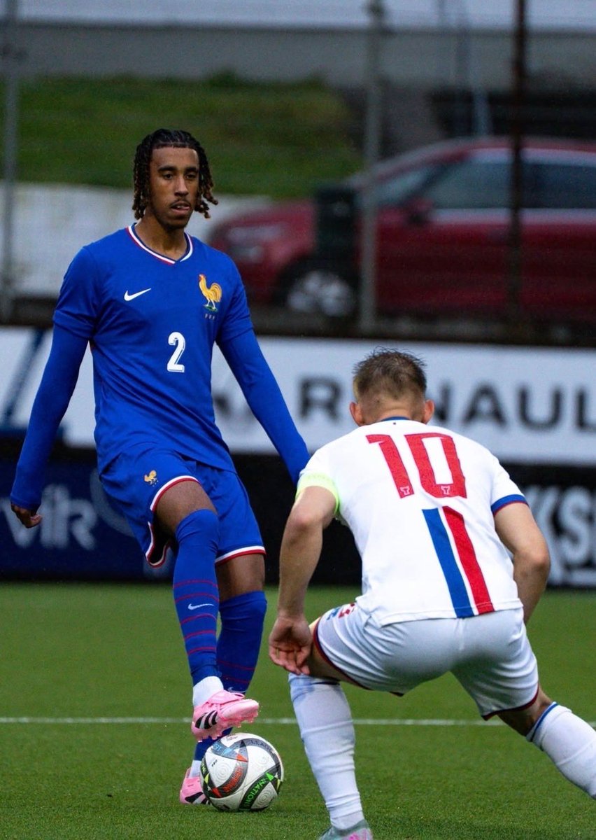 ManUtdInPidgin's tweet image. Leny Yoro na baller! 🇫🇷🌟