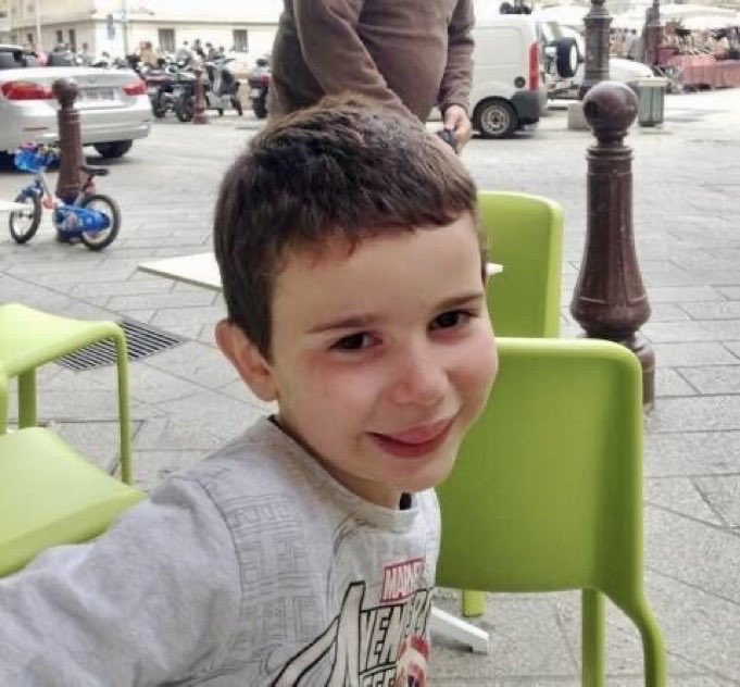 🕯️ 🇫🇷 Aujourd’hui Yanis COVIAUX aurait du souffler ses 14 bougies, il a perdu la vie le 14 juillet 2016 à Nice, lors de l’attentat islamique au camion-bélier perpétré par Mohamed Lahouaiej-Bouhlel.

Le petit Yanis, né le 12 octobre 2011 à Voiron dans l’Isère, est mort à seulement