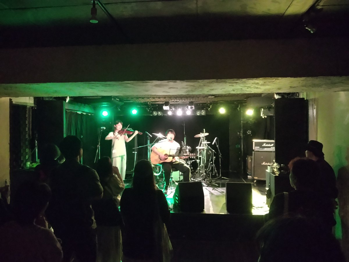 SPI_Class's tweet image. 「猫ノテモカリタイ」
2バンド＆1ユニットのスピッツを楽しんできました！
イベント名に反し（？）主催のニシノさんは落ち着いていましたねw
#SPITZ
#コピーバンド