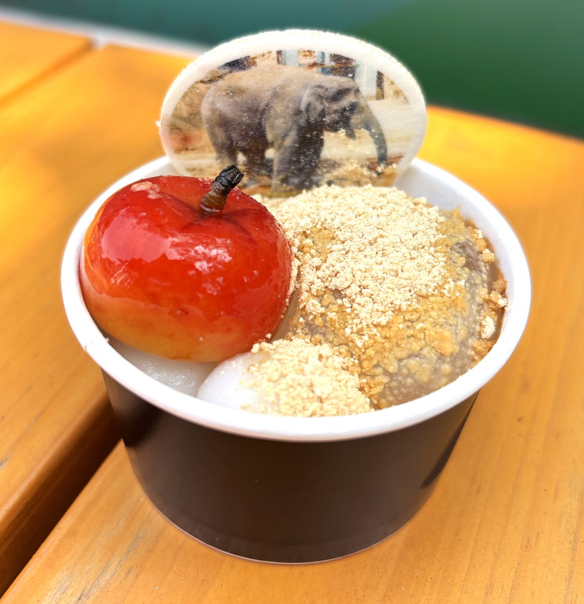 🍂秋の夜の動物園」では、期間限定の特別メニューを販売します