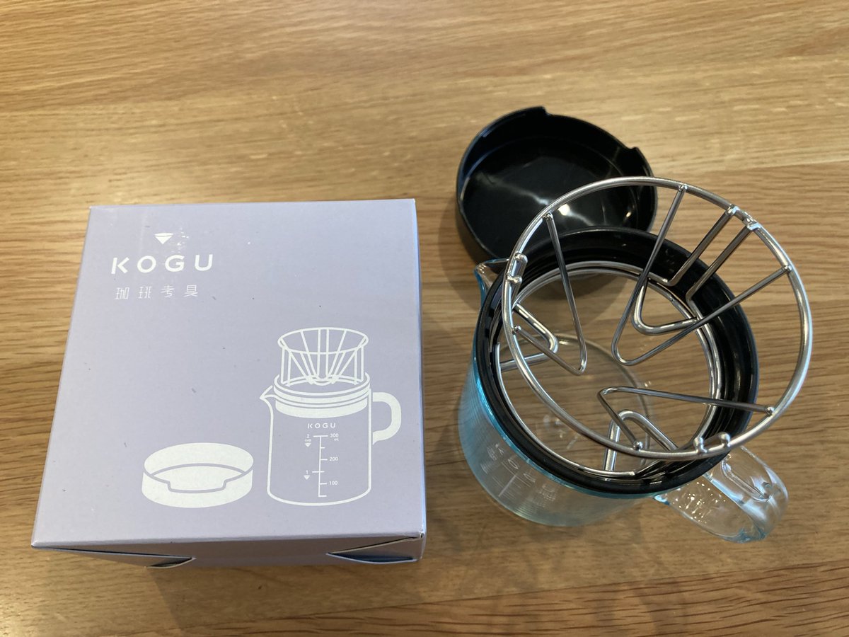 onoborisan_plus's tweet photo. 𝖺𝗆͜𝖺͉𝗓𝗈𝗇でお買い物🛒𓈒𓏸

欲しかったKOGUのサーバーとドリッパーのセットとリネンフィルターが届きました😆⤴︎⤴︎

このビーカー型のサーバーに一目惚れ♡

プラだから割れないし、リネンが優しい味だし、冷蔵庫で冷やしたらアイスコーヒーも簡単に出来るし、最高(๑•̀ㅂ•́)و✧

 #KOGU https://t.co/9ZQF7tSfrb