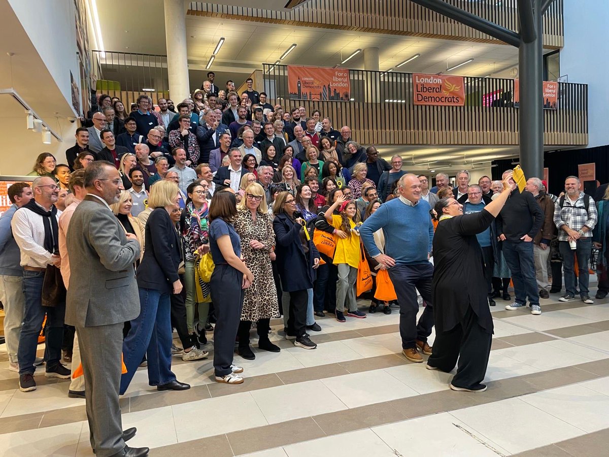 HinaBokhariLD's tweet image. There was no way I was going fit everyone in that selfie! 🤣
