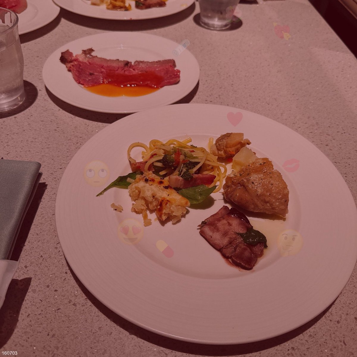 AnythaMartin's tweet image. 思い出に浸るのも大事だけど、まずは掃除を終わらせないと！
