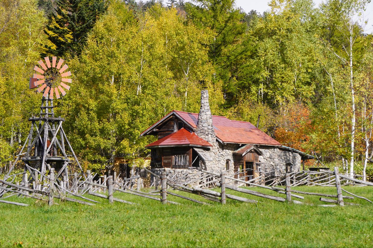 五郎の石の家、麓郷の森(丸太小屋、3番目の家)は冬季閉鎖の為、11/24で
