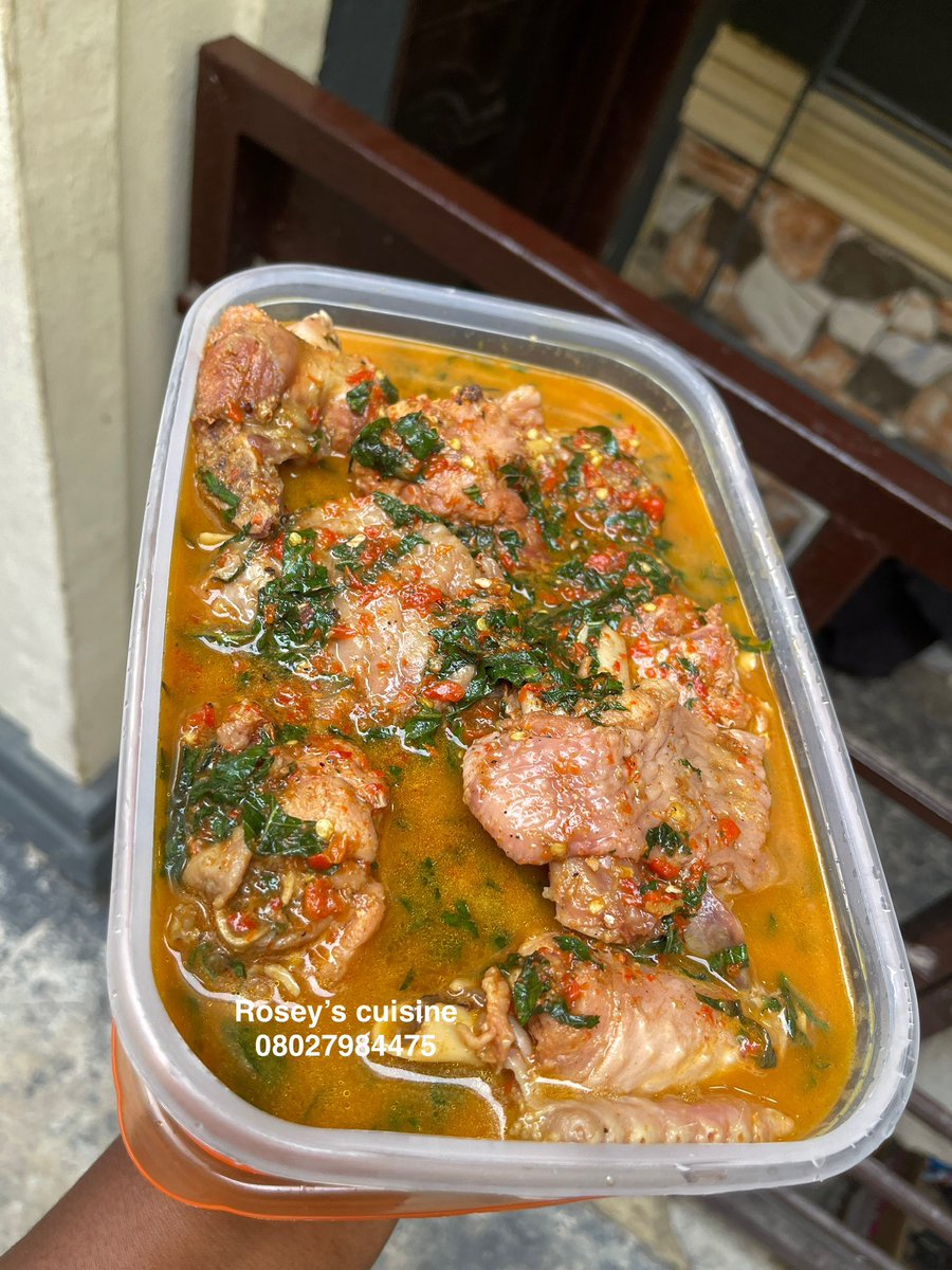 zrosey_'s tweet image. Turkey pepper soup.    or    Catfish pepper soup