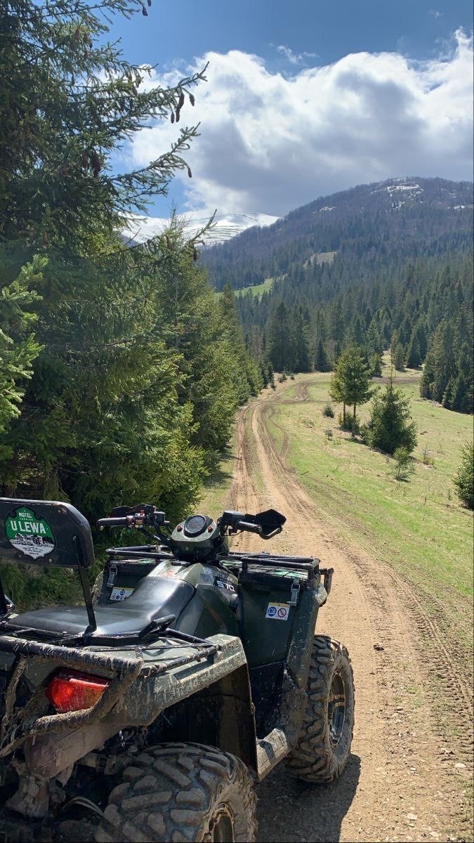 iamannabelle23's tweet image. The dirtier the tires, the better the stories. 🛻💨