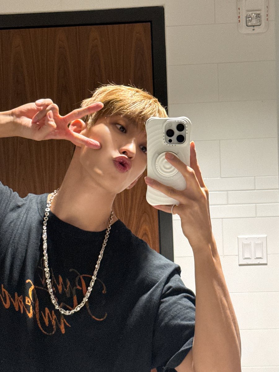 wonubliss's tweet image. DOKYEOM with Seungkwan and Hoshi 🌟🥹