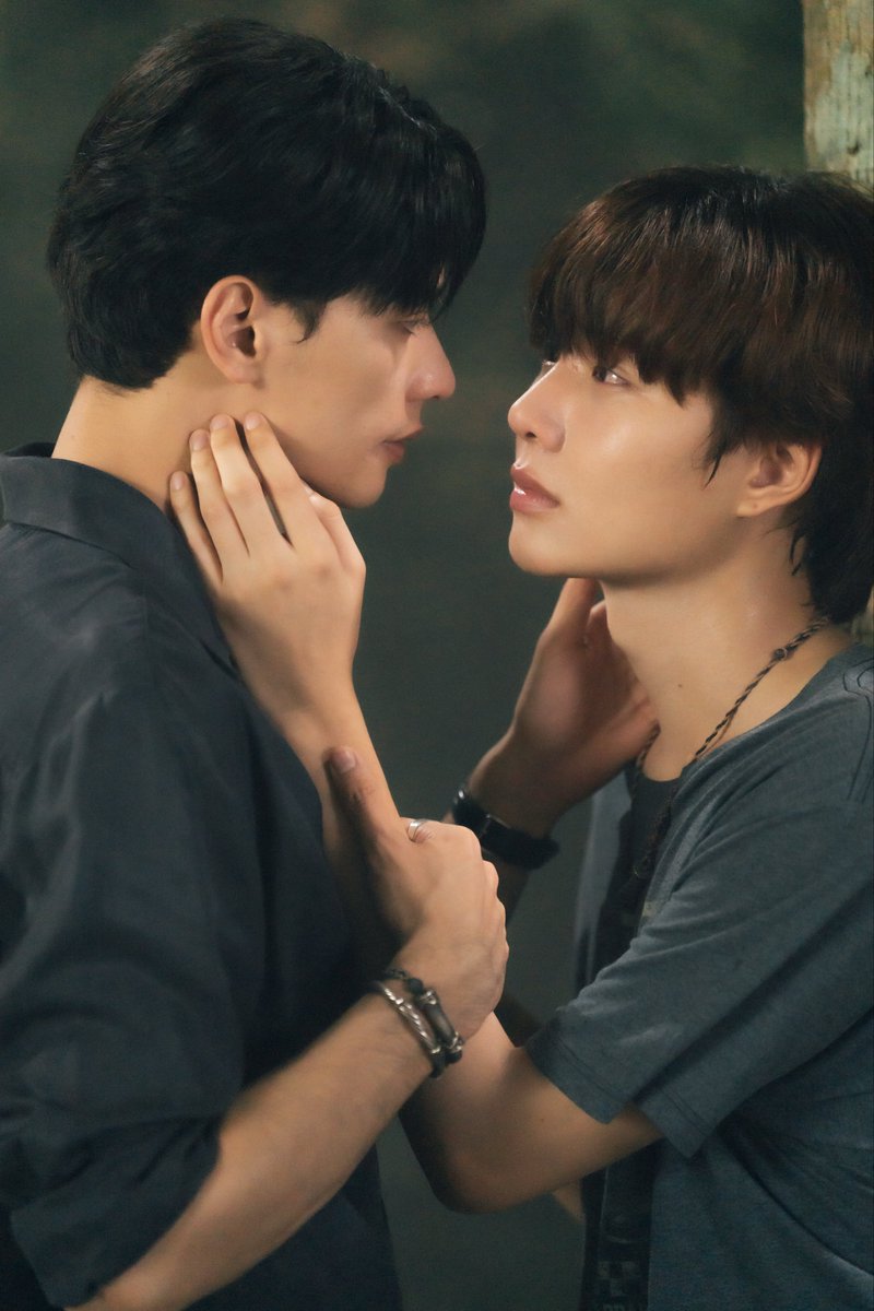 nampingnapat's tweet image. ถ้าไม่มีพี่ก็คงไม่มีเขมอีกแล้ว อีกหนึ่งซีนที่รู้สึกว่างเปล่าที่สุดแต่ก็อบอุ่นที่สุด ใด ๆ ชอบเพลงคู่เพลงแรกของเก่งน้ำปิงกันไหมครับ 🥺🫶🏻

Khemjira The Series EP10
#เขมจิราต้องรอดEP10