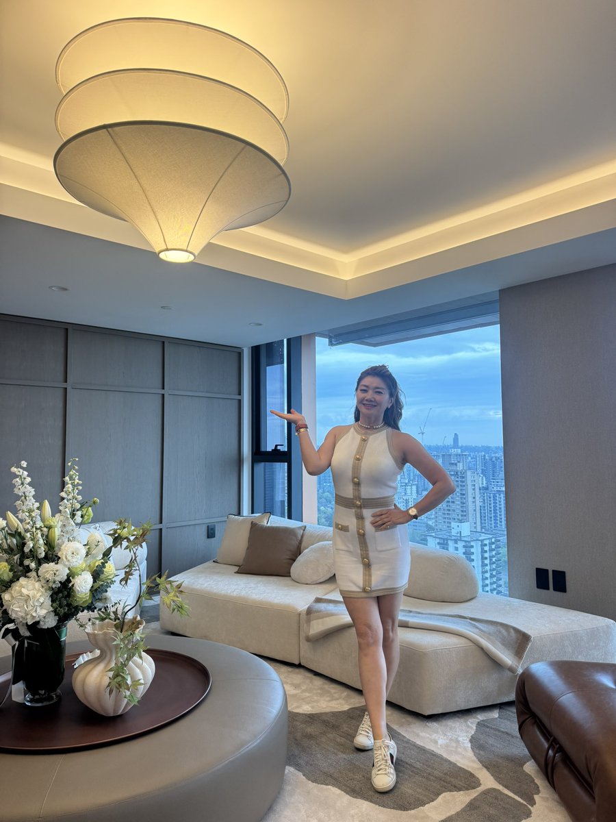 Landmark on 1408 Robson street, let me know if you like to view and buy!