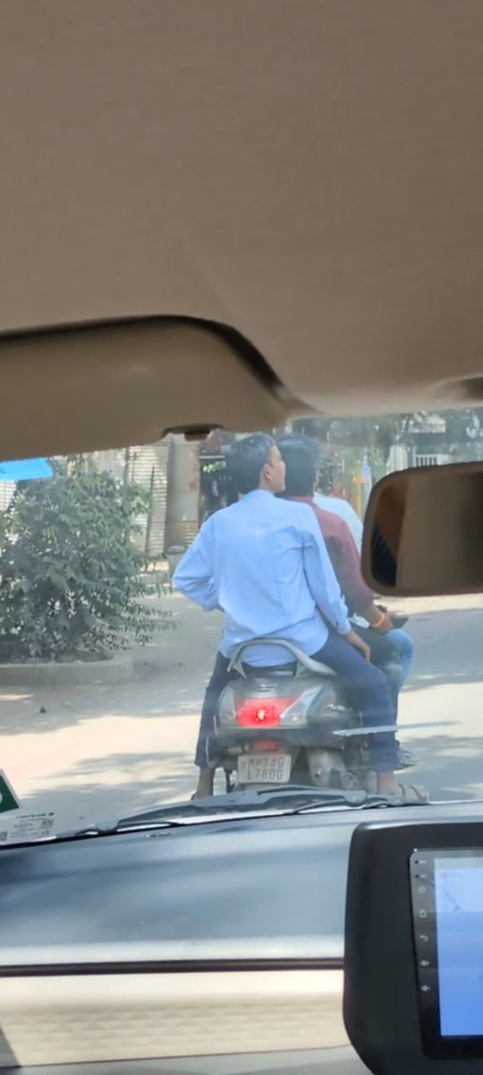 NoContextPope's tweet photo. @PuneCityTraffic https://t.co/tquyLrid7f