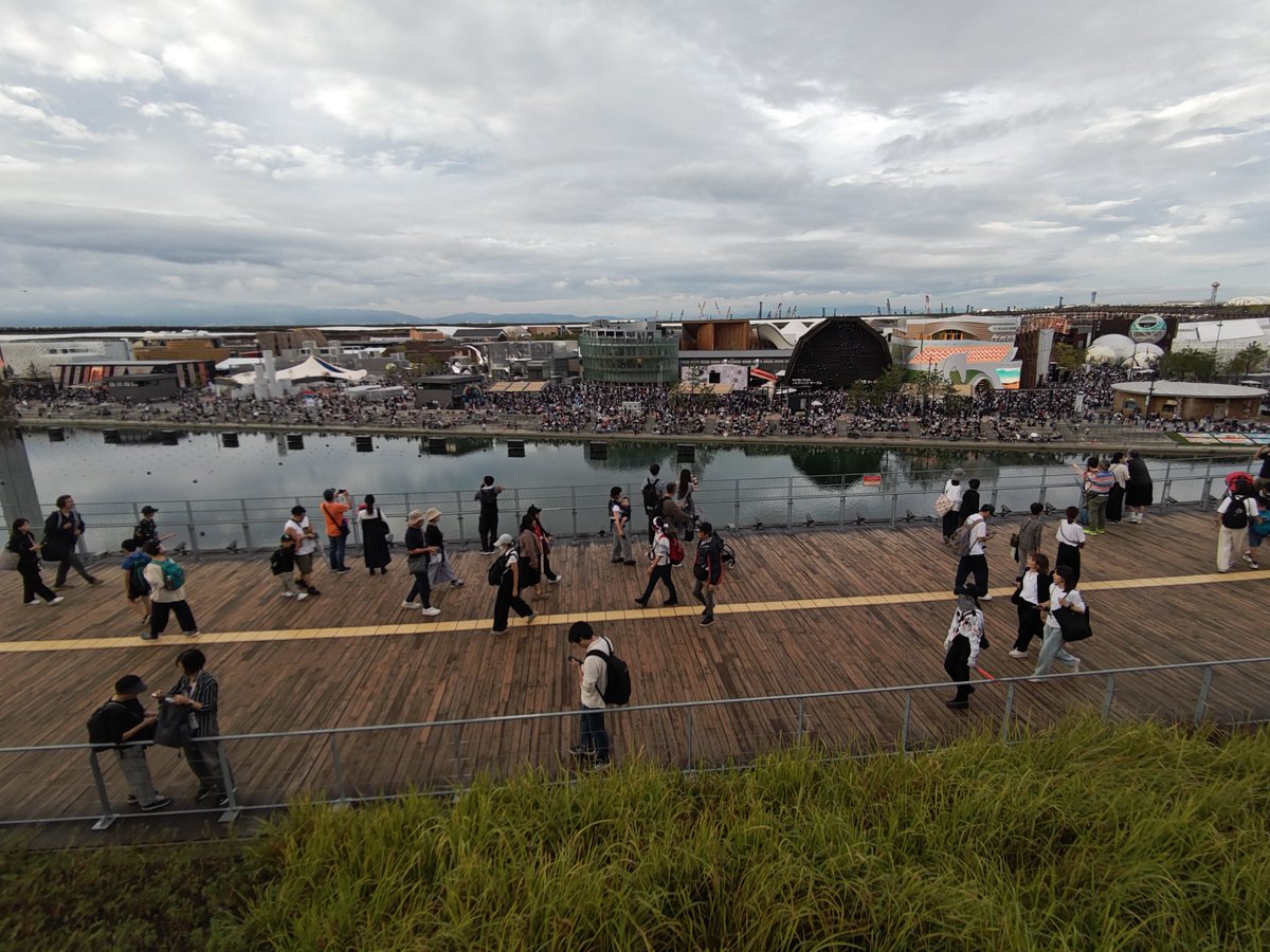 220hk's tweet image. コロンビア前でなんかやってる
#大阪・関西万博　#大屋根リング