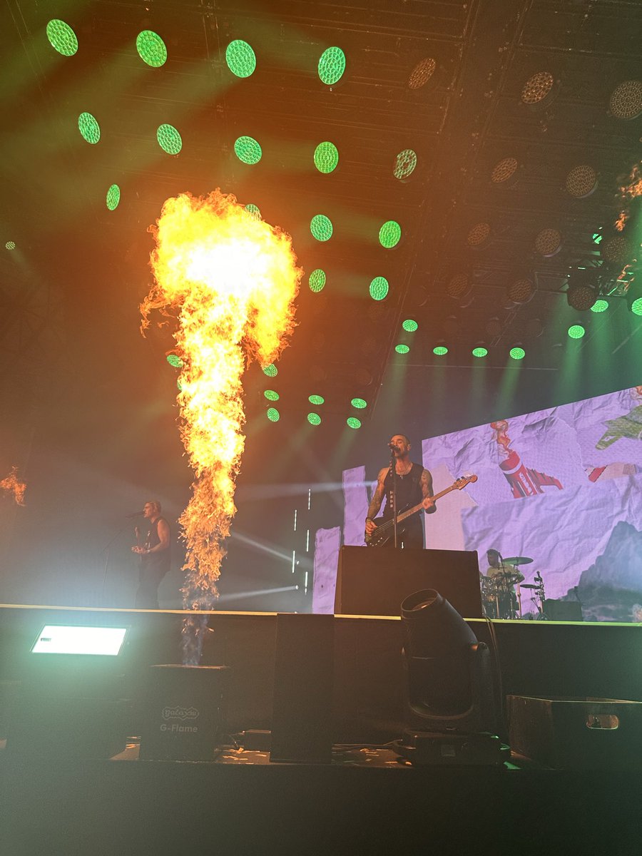 StewLaad tweet media