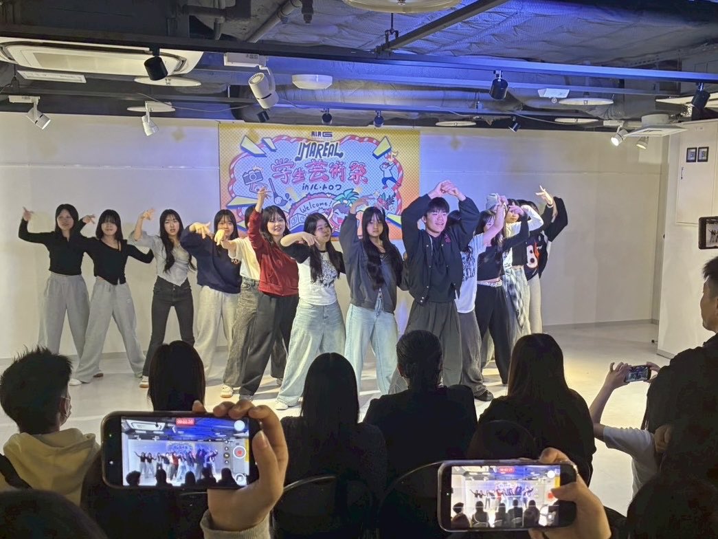airg_ima's tweet image. 🌟#イマリアル 学生芸術祭🌟

ル・トロワで開催している学生芸術祭！
2日目パフォーマンス2組目
札幌静修高校ダンス部のみなさん
かっこいいパフォーマンスでした！
ありがとうございました！

明日は完全招待制の公開録音！
ゲスト #MAZZEL #TAKUTO さん⚔️
air-g.co.jp/hotnews/1751/