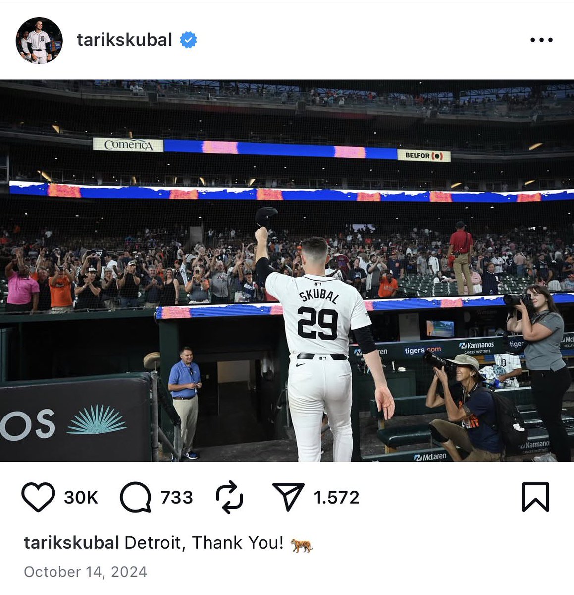 MLB_INDO's tweet image. 2024: “Detroit, Thank You”

2025: “Thank you Detroit” 👀

#MLB #MLBIndonesia #BuiltForOctober