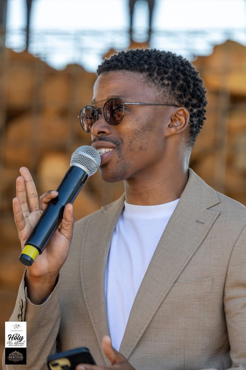 ThabisoKhambule's tweet image. I’ll forever shout Your name from the mountain tops! 🎤🏔️ You’ve been so good to me, Jesus! 🙏🏾💖 Thank You!!! 😭❤️ 

#GratitudeToGod #JesusIsGood #Faith #ChristianGratitude #Worship #Praise #MountainTops #ThankYouJesus #GodsGoodness #Heartfelt #SpiritualJourney