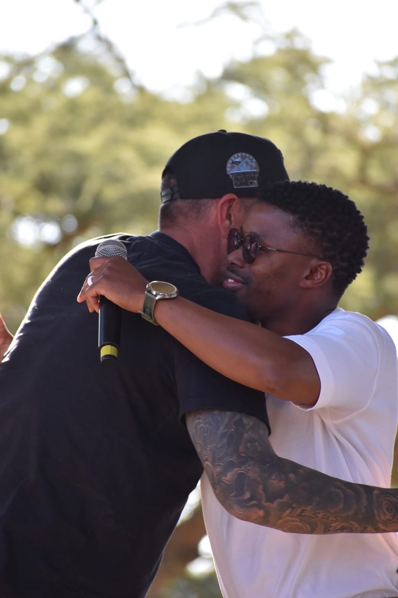 ThabisoKhambule's tweet image. I’ll forever shout Your name from the mountain tops! 🎤🏔️ You’ve been so good to me, Jesus! 🙏🏾💖 Thank You!!! 😭❤️ 

#GratitudeToGod #JesusIsGood #Faith #ChristianGratitude #Worship #Praise #MountainTops #ThankYouJesus #GodsGoodness #Heartfelt #SpiritualJourney