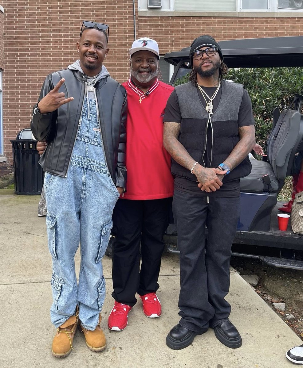 ApostleFrank's tweet image. A few snaps from Homecoming, after the Victory. Mama Jackson, Coach DJac, and Coach Nemo Washington (one of the most Beautiful Minds currently in College Football).