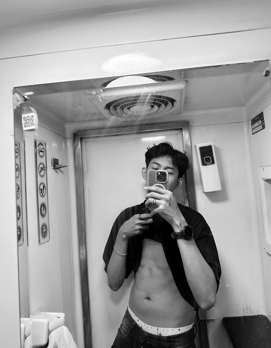 ♌️ Bantal Guling tweet media