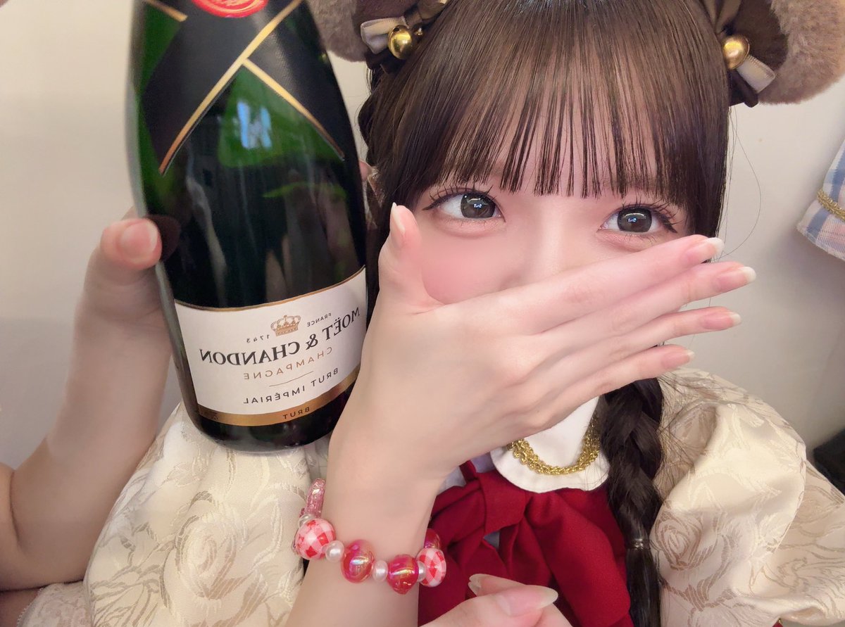1011♡

魔法少女みるるさん生誕😻🩷とても盛り上がっていてしろもずーっと楽しませていただきました、さいこーな日😻ガチ可愛かった、いつもだけどね😻
しろとも仲良くしてくれたみるるさんの仲良しさんや仲良し常連さん、しろに会いに来てくれた仲良しさんありがとう😻

しろ本日もいます17-23❣️