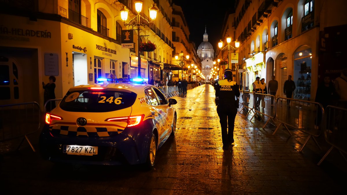 policiazaragoza's tweet photo. Momentos únicos de la Ofrenda de Flores #Pilar25 https://t.co/giNRdDKWTj
