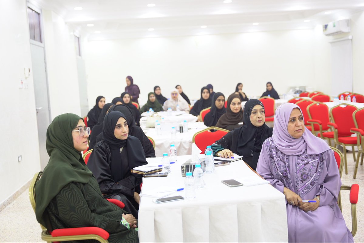 utas_rustaq's tweet image. #يوتاس_الرستاق 

نظّمت جامعة التقنية والعلوم التطبيقية كلية التربية بالرستاق دورة تدريبية بعنوان : &quot; الابتكار والتفكير الإبداعي وطرق التمويل الابتكارية &quot; قدّمها عبدالله بن حمد البراشدي مدير تطوير الأعمال بالأكاديمية العُمانية للمؤسسات الصغيرة والمتوسطة استهدفت 50 مشاركًا .