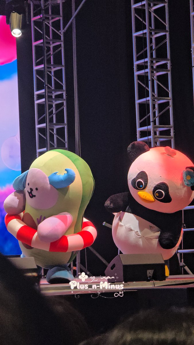 FormeMemory's tweet image. ทำไรกันอะ ขอดูด้วยสิ

AVOCEAN FANIVAL DAY4
#GMMTVFANIVAL 
#AVOCEAN 
#LUNAR