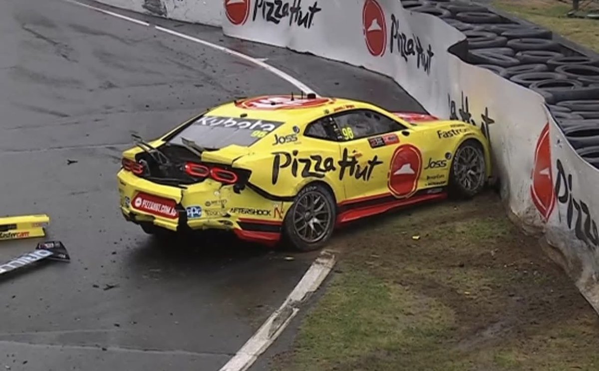 Didn’t have the Pizza Hut car slamming into the Pizza Hut wall on my #Bathurst1000 Bingo card 🤣