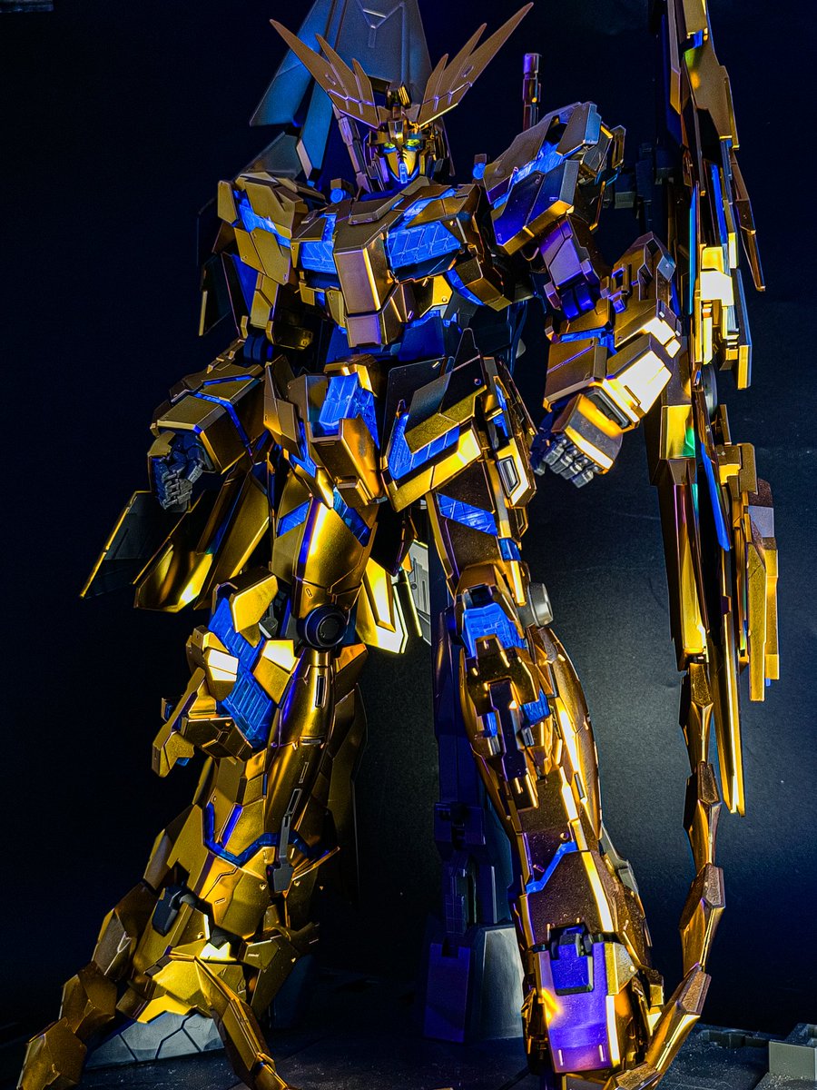 #これを見た人は金色が入ってる画像を貼れ
ＰＧ ユニコーンガンダム３号機 フェネクス ナラティブＶｅｒ．