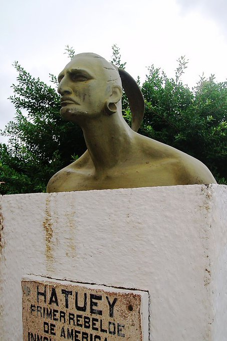 "Prefereixo morir heretge i acabar a l'infern que trobar-me al paradís amb els espanyols"
Resposta de Hatuey, indígena de Cuba, al frare espanyol que li proposà la conversió al cristianisme abans de ser cremat viu a la foguera (any 1512).
Documentat per Bartolomé de las Casas