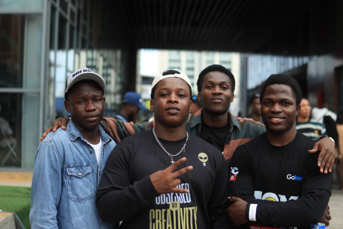 TheCreativeVic's tweet image. I attended @blockfestafrica with 3 core objectives.
-> be a walking billboard for @TheCreativeVic
-> network beyond my social battery.
-> meet @SamuelXeus and leave a lasting impression
and i believe I completed all of these objectives.
I wore my “Obsessed with Creativity”…