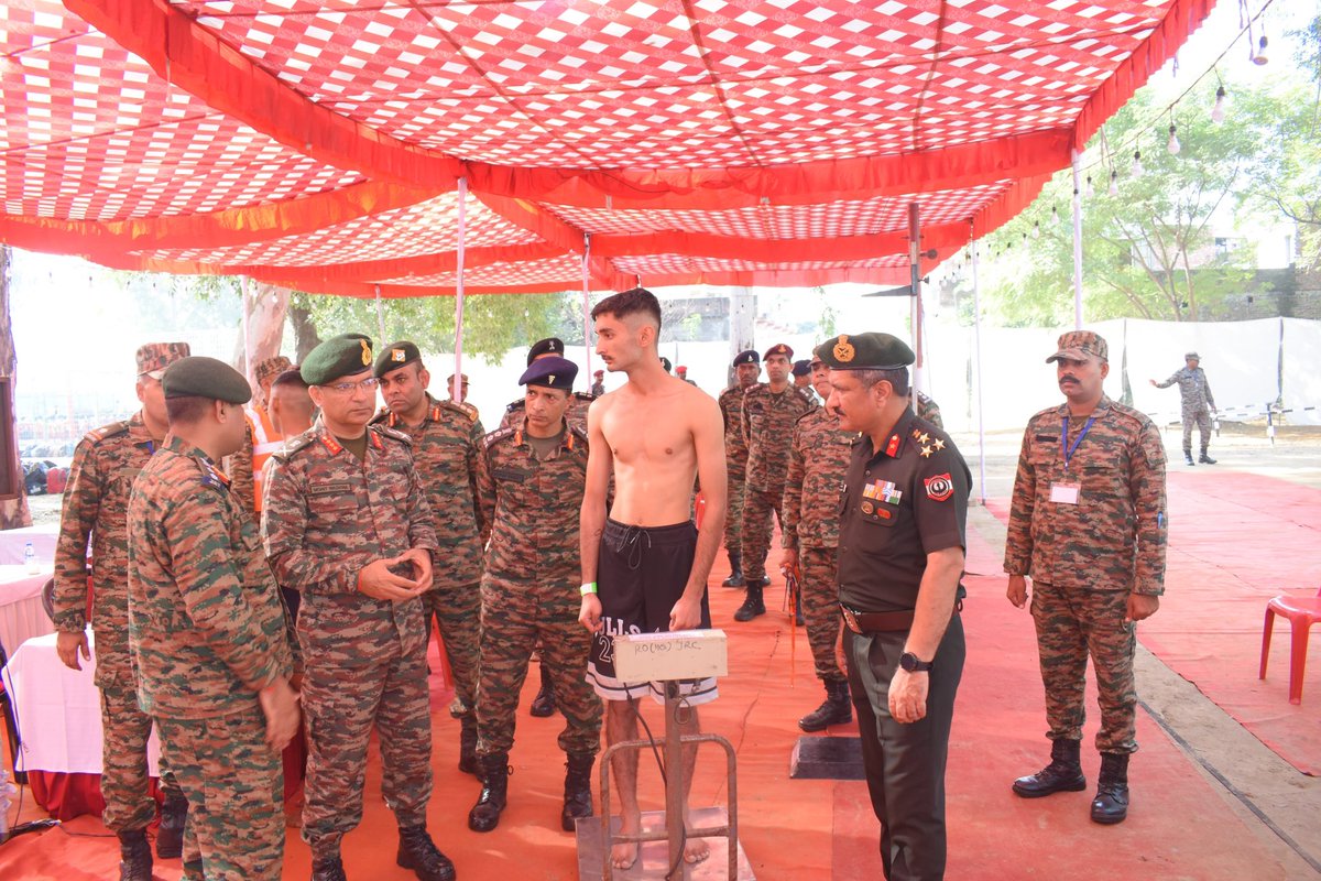 DIRECTORATERTG's tweet photo. Army Recruitment Rally Jalandhar

Over 6250 aspirants participated in Recruitment Rally at Jalandhar for #Agniveer—an impressive 100% surge over last year, echoing the zeal of Punjab’s youth to serve the Nation.  
Lt Gen Mohit Wadhwa, SM, COS #WesternComd, reviewed the well-organized arrangements, commending Vajra Corps, HQ Recruiting Zone Jalandhar,  and Civil Administration Punjab for flawless conduct. The rally stood as a testament to robust military–civil collaboration and mission-focused execution.#NationFirst #IndianArmy #NationBuilding #VajraCorps #ZROJalandhar 
@adgpi