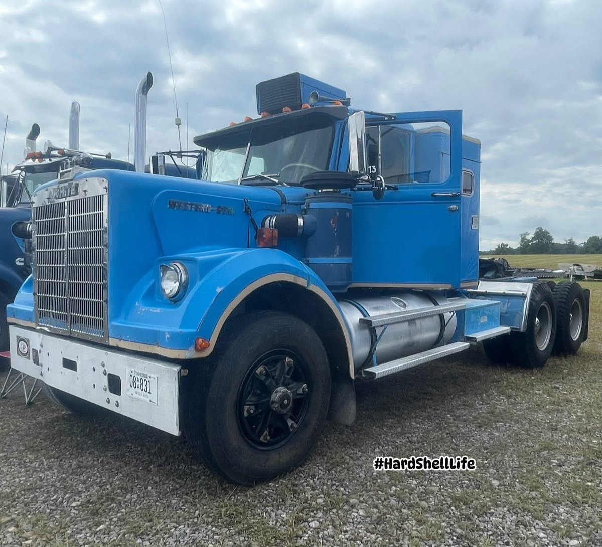 bobbi_mcgeeKY's tweet image. Original 318 Detroit, 10-speed, 1977 White Western Star. This truck was an old Air Force truck. It had very low miles,  Marshall Allen bought it. A nickel and a day at a time he’s restoring it to its original glory. #HardShellLife #westernstartrucks