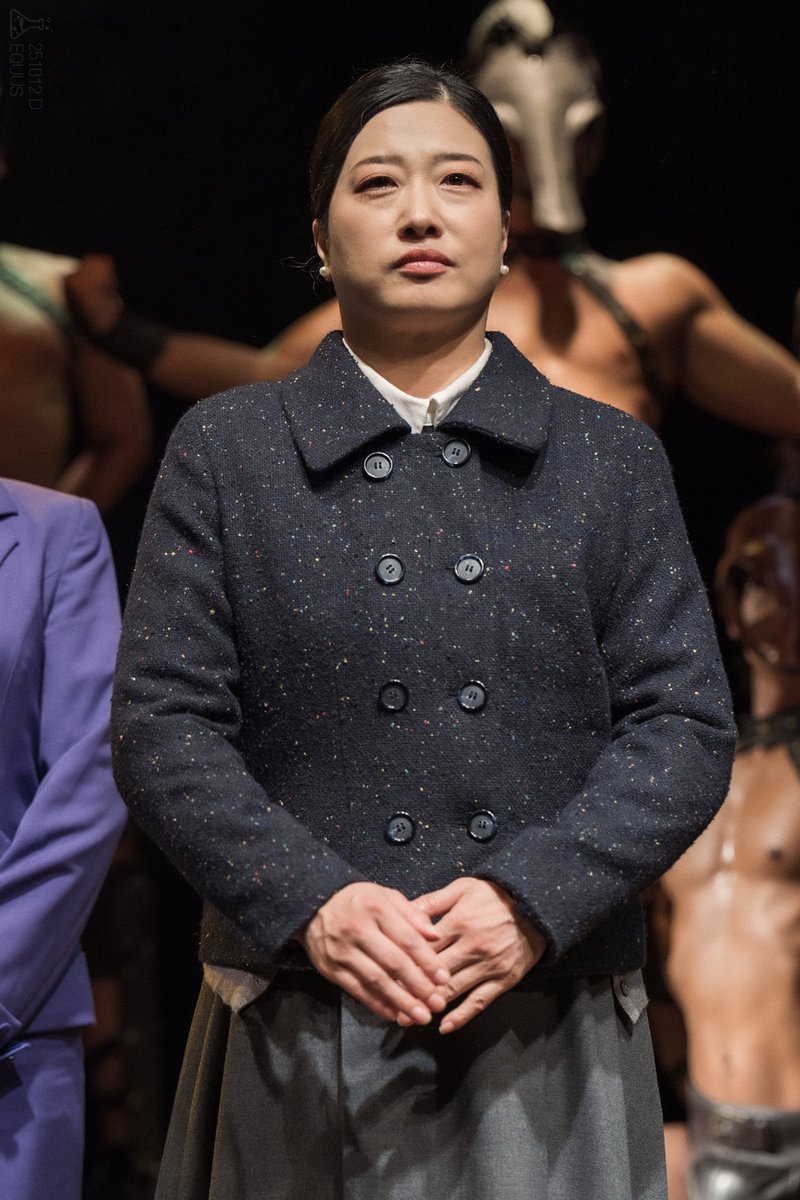 251012 낮 연극 에쿠우스 커튼콜

질메이슨 役 #김예림
도라 役 #송희정