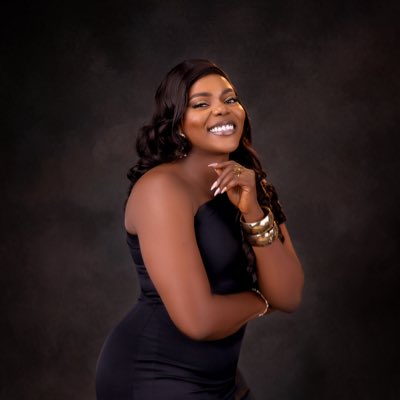 Adlinearie's tweet photo. Behold it’s me again #NewProfilePic https://t.co/D94m0ssW7Z