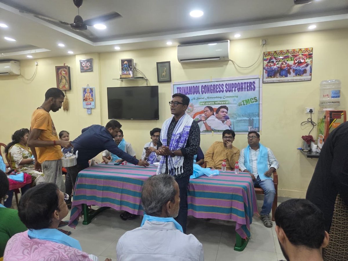 MrityunSpeaks's tweet image. আজ উত্তর কলকাতায় সোশ্যাল মিডিয়ার তৃণমূল কংগ্রেসের পুরনো কমিউনিটি TMCS-এর উদ্যোগে বিজয়া সম্মিলনী।
@TMC_Supporters
#TMCS