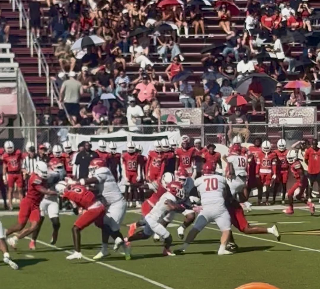 Monicae1120's tweet photo. Offensive lineman pave the way with with very little to measure their progress, in short bursts that no paper will keep track of, that no record book will ever immortalize. YOU GUYS MAKE IT HAPPEN 🫶🏼💪🥵. https://t.co/P8R7VJm3z3