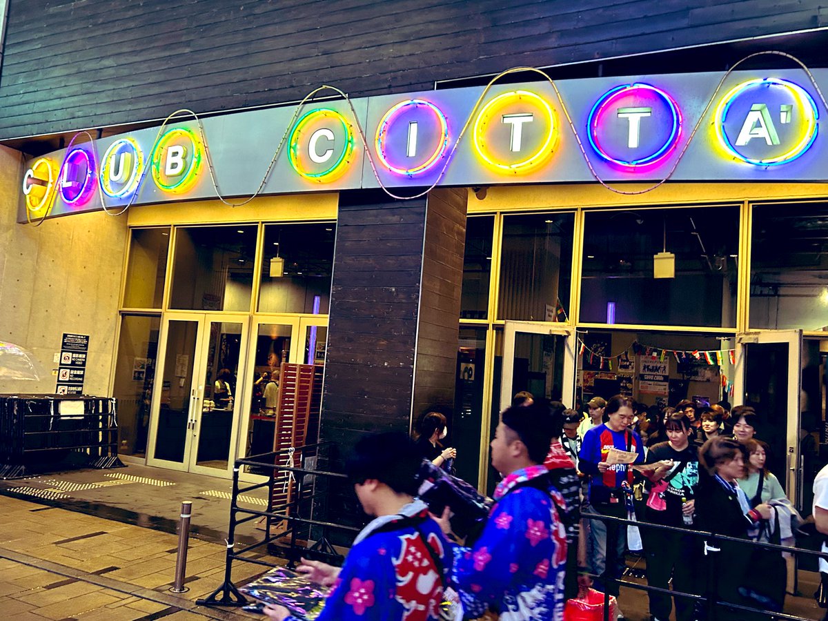 o10mo3's tweet photo. JUNE ROCK  サイコー！

落ち込んでたけどジュンロックフェスのおかげでもう少し頑張ってみようって気持ちになった
大げさじゃなく生きる活力をもらった✨

バンドの歌や言葉に励まされ
いっぱい泣いていっぱい笑った

当初忘れらんねえよ目当てだったけど
ここでセックスマシーンと花団大好きになった https://t.co/GJkgoSXB55