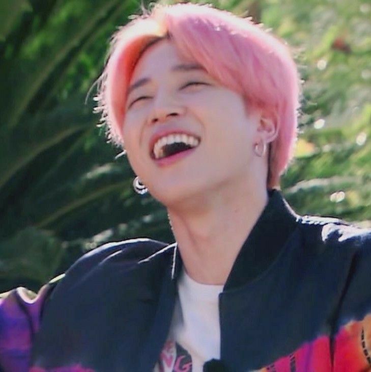 تولدت مبارک به کسی که فقط با یه لبخند، می‌تونه دنیا رو قشنگ‌تر کنه💘

#HappyJiminDay 
#OurMuseJimin
#30YearsofLove
