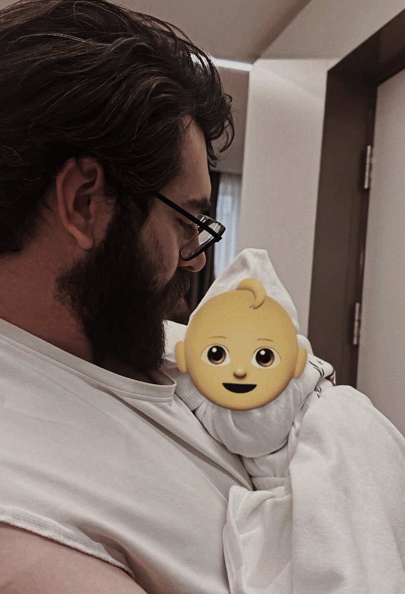 Bugün çok güzel bir adam baba oldu.
Oğlunu ilk kez kucağına aldı. Hayatına yeni bir anlam geldi. Artık birinin kahramanı, birinin en güvenli yerisin 🕊️